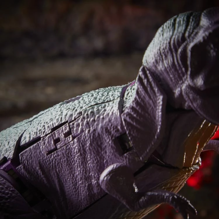 Hasbro Transformers Generations War For Cybertron: Kingdom Leader Megatron Action Figure WFC-K10 10 Hasbro Transformers Generations War For Cybertron: Kingdom Leader Megatron Action Figure WFC-K10 - Image 8