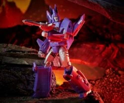 Hasbro Transformers Generations War For Cybertron: Kingdom Voyager Cyclonus Action Figure WFC-K9 -Hasbro 5010993767014e