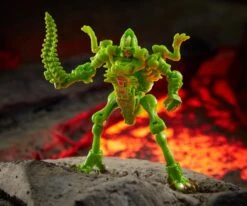 Hasbro Transformers Generations War For Cybertron: Kingdom Core Dracodon Action Figure WFC-K22 -Hasbro 5010993774425a