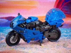 Hasbro Transformers Generations Legacy Deluxe Class Prime Universe Arcee Action Figure -Hasbro 5010993974900f 8d1ab499 8686 4089 bf4a fd73a0c91b57