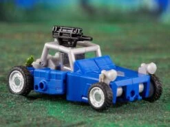 Hasbro Transformers Generations Legacy Evolution Deluxe Class Beachcomber And Paradise Parakeet Action Figure -Hasbro 5010996133304f